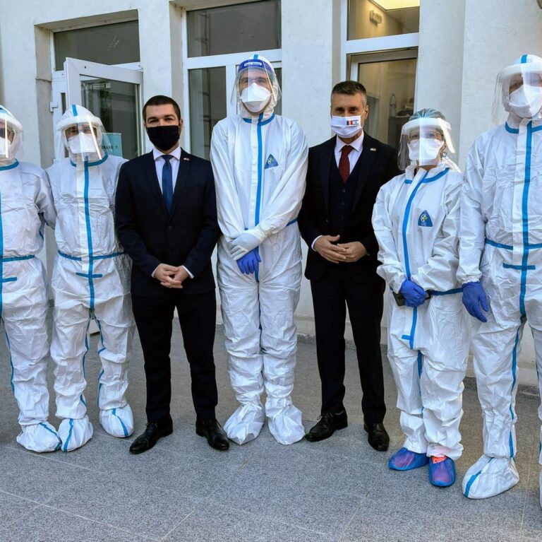Israeli Medical Delegation Visits Romania to Help with COVID-19