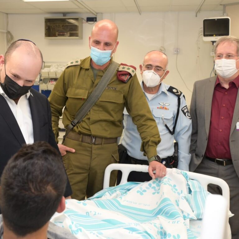 Prime Minister Naftali Bennett Visits Elite Fighters Hospitalized at Rambam